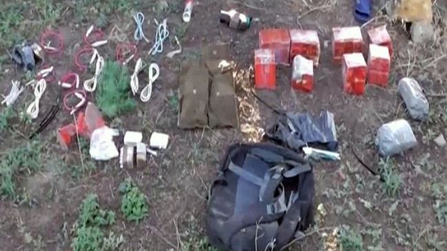 Тротиловые шашки, обнаруженые в ходе задержания украинских диверсантов сотрудниками ФСБ России в Крыму