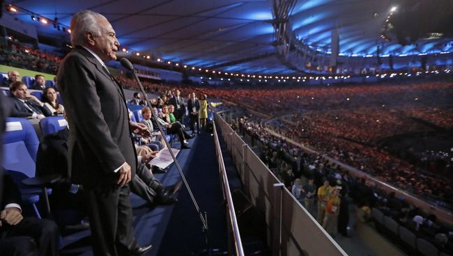 Временный президент Бразилии Мишел Темер на церемонии открытия Олимпийских игр в Рио-де-Жанейро Временный президент Бразилии Мишел Темер на церемонии открытия Олимпийских игр в Рио-де-Жанейро