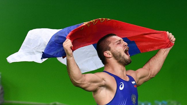Давит Чакветадзе радуется победе в финале соревнований по греко-римской борьбе на XXXI летних Олимпийских играх Давит Чакветадзе радуется победе в финале соревнований по греко-римской борьбе на XXXI летних Олимпийских играх