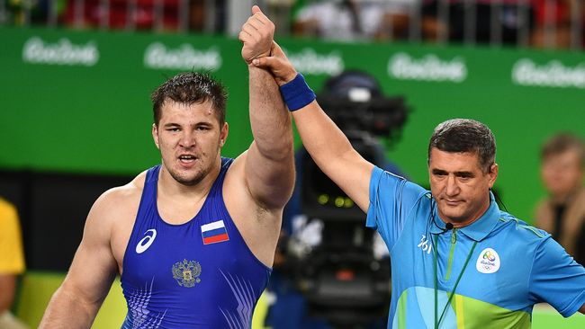 Российский борец Сергей Семенов