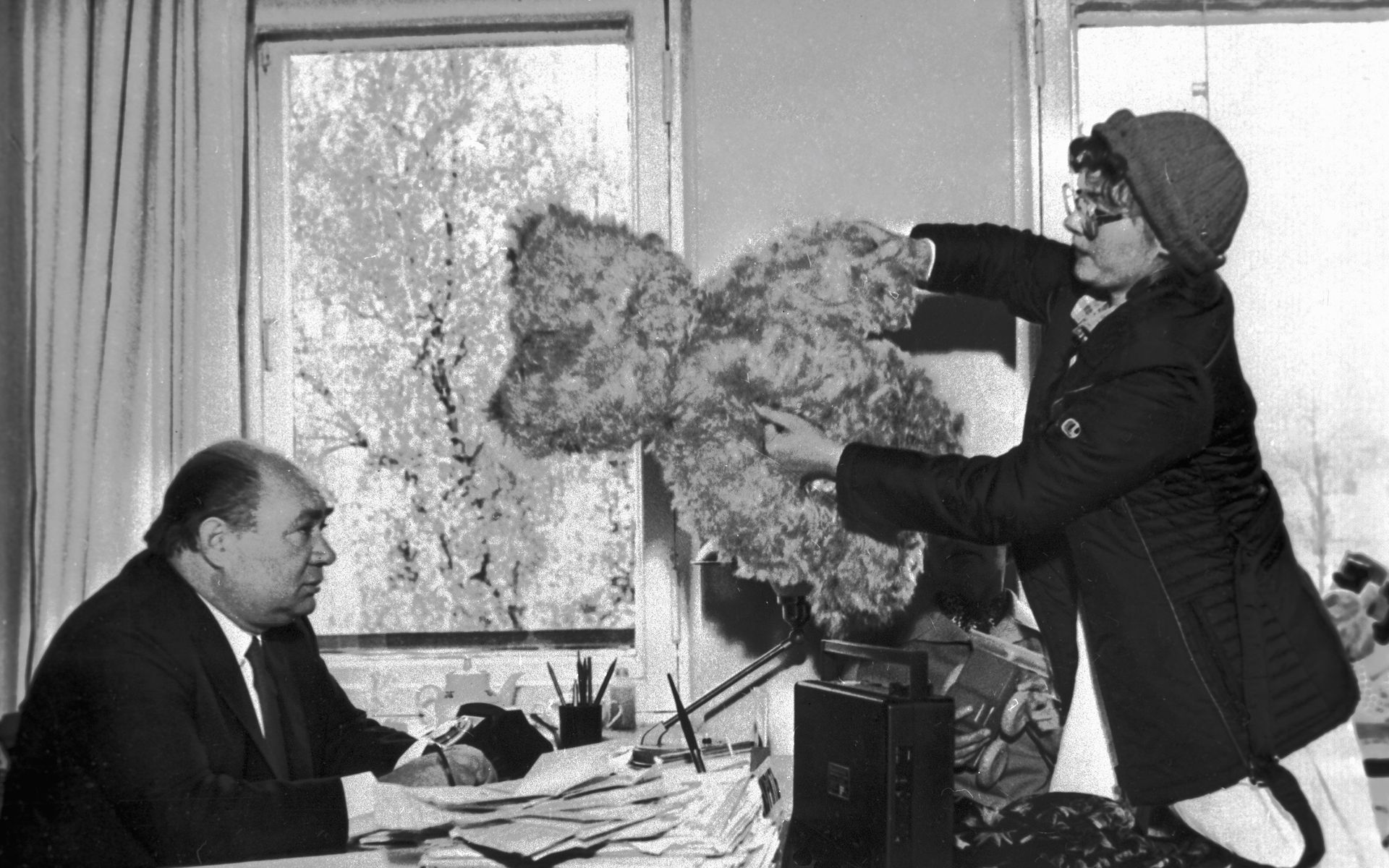 Актеры Евгений Леонов и Александра Яковлева в фильме Слезы капали Актеры Евгений Леонов и Александра Яковлева в фильме Слезы капали