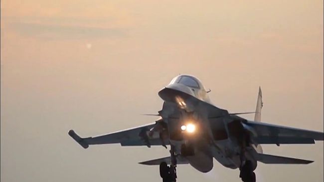 Авиаудары бомбардировщиков Су-34 ВКС РФ с авиабазы Хамадан по объектам ИГ в Сирии. Архивное фото Авиаудары бомбардировщиков Су-34 ВКС РФ с авиабазы Хамадан по объектам ИГ в Сирии. Архивное фото