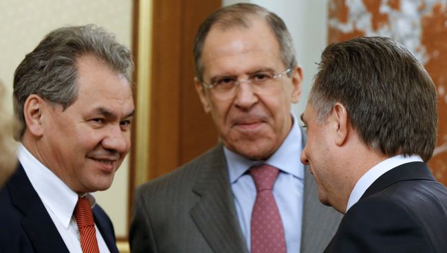 Министр обороны РФ Сергей Шойгу, министр иностранных дел РФ Сергей Лавров, министр спорта РФ Виталий Мутко на заседании кабинета министров РФ. Архивное фото Министр обороны РФ Сергей Шойгу, министр иностранных дел РФ Сергей Лавров, министр спорта РФ Виталий Мутко на заседании кабинета министров РФ. Архивное фото
