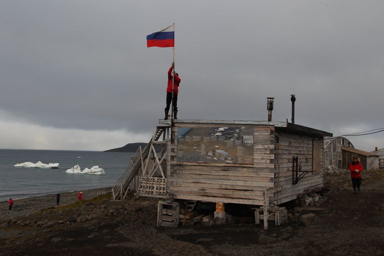 Подготовка станции в бухте Тихая к консервации на зимний период Подготовка станции в бухте Тихая к консервации на зимний период