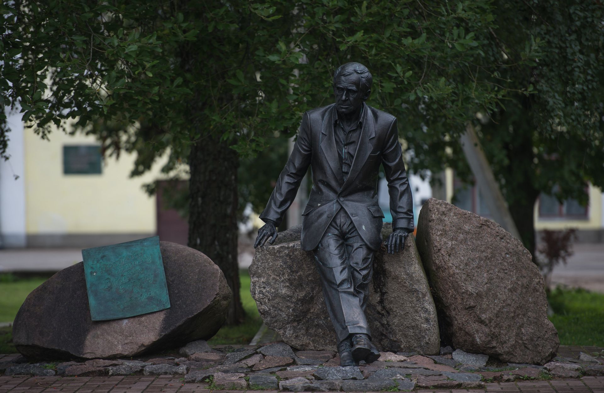 Памятник актеру Зиновию Гердту на набережной в городе Себеж в Псковской области Памятник актеру Зиновию Гердту на набережной в городе Себеж в Псковской области - РИА Новости, 1920, 19.09.2026