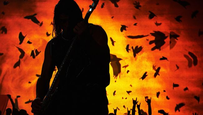 Бас-гитарист американской группы Metallica Роберт Трухильо во время выступления в Санкт-Петербурге. Архивное фото