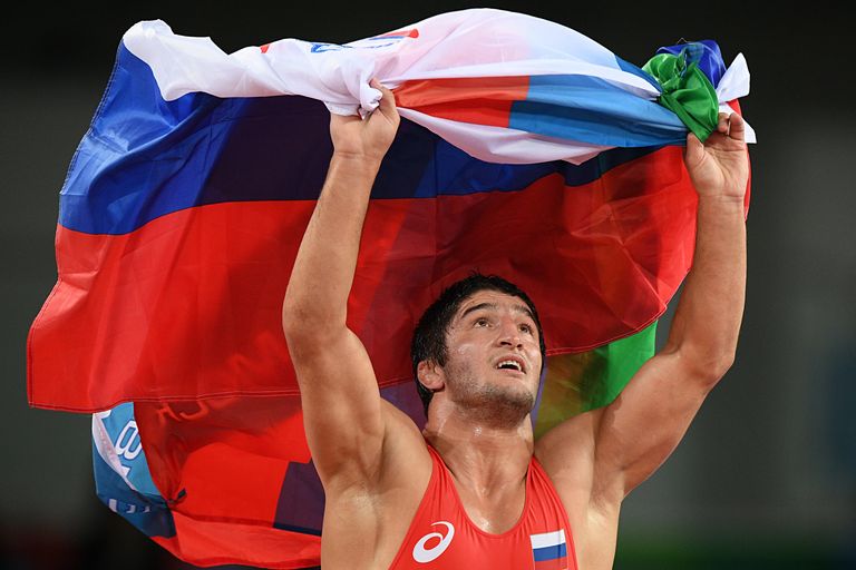 Абдулрашид Садулаев (Россия), завоевавший золотую медаль по вольной борьбе среди мужчин в весовой категории до 86 кг на XXXI летних Олимпийских играх Абдулрашид Садулаев (Россия), завоевавший золотую медаль по вольной борьбе среди мужчин в весовой категории до 86 кг на XXXI летних Олимпийских играх