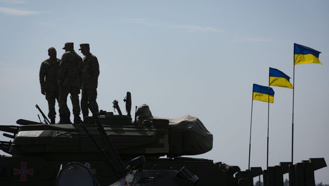 Военная техника на военном аэродроме в Чугуево Харьковской области. Архивное фото