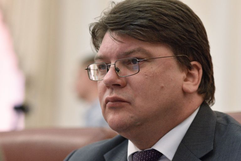 Министр молодежи и спорта Украины Игорь Жданов на заседании Кабинета министров Украины в Киеве