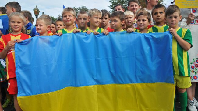 Дети на праздновании Дня Независимости Украины во Львове