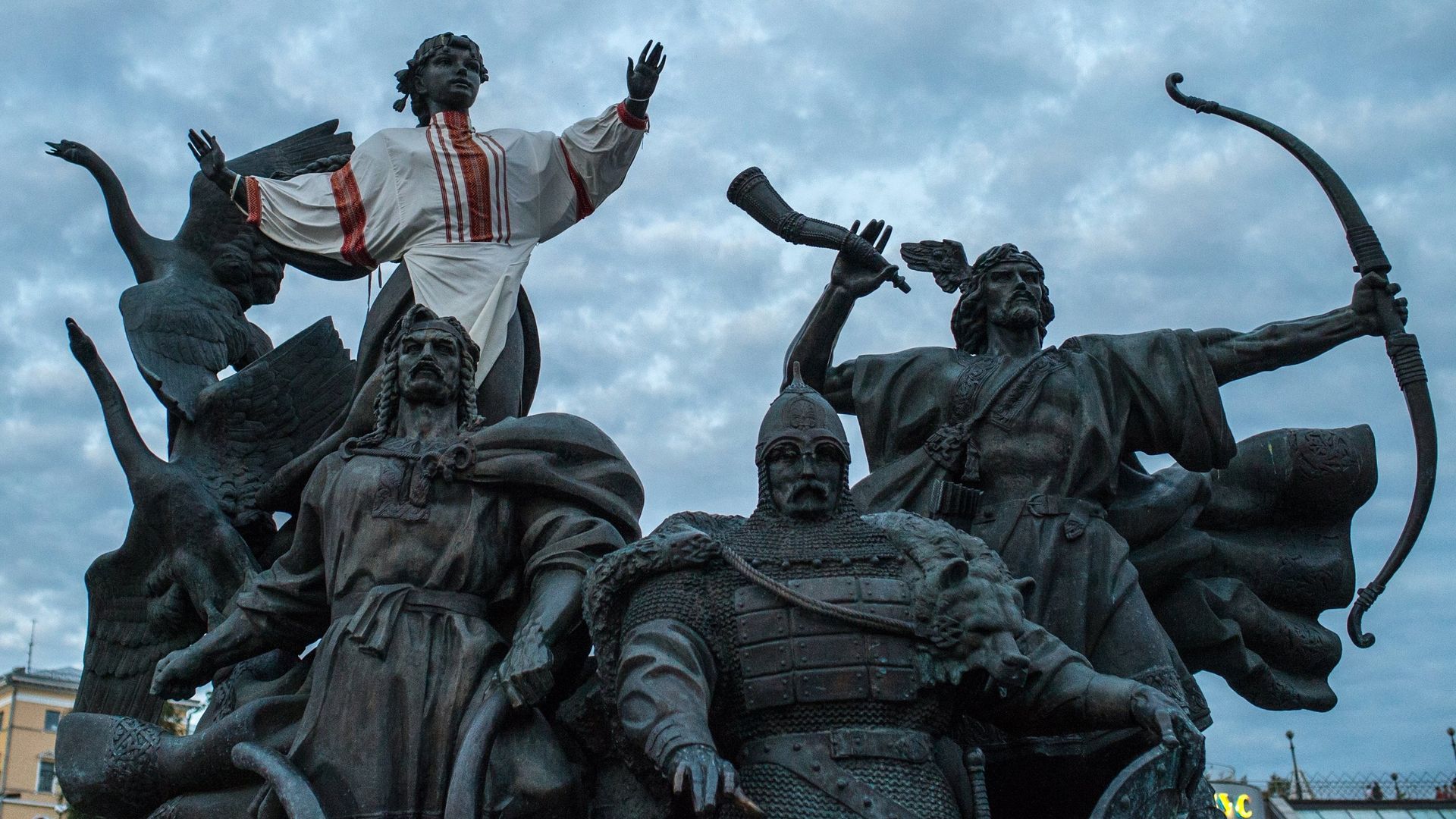 Памятник основателям Киева на площади Независимости в Киеве Памятник основателям Киева на площади Независимости в Киеве - РИА Новости, 1920, 29.01.2022