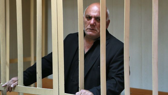 Бизнесмен Арам Петросян, обвиняемый в захвате заложников, в Пресненском суде Москвы