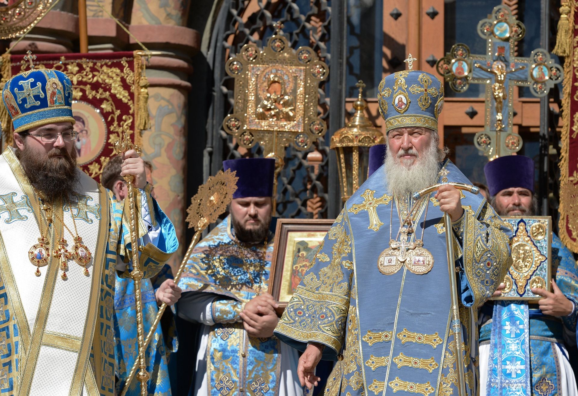 Блаженнейший митрополит Чешских земель и Словакии Ростислав и патриарх Московский и Всея Руси Кирилл после Божественной литургии в праздник Успения Пресвятой Богородицы Блаженнейший митрополит Чешских земель и Словакии Ростислав и патриарх Московский и Всея Руси Кирилл после Божественной литургии в праздник Успения Пресвятой Богородицы - РИА Новости, 1920, 22.08.2023