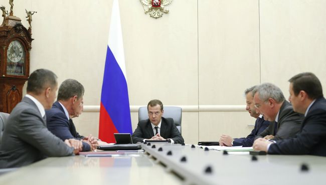 Председатель правительства России Дмитрий Медведев проводит совещание с вице-премьерами правительства РФ в Доме правительства РФ. 29 августа 2016 Председатель правительства России Дмитрий Медведев проводит совещание с вице-премьерами правительства РФ в Доме правительства РФ. 29 августа 2016