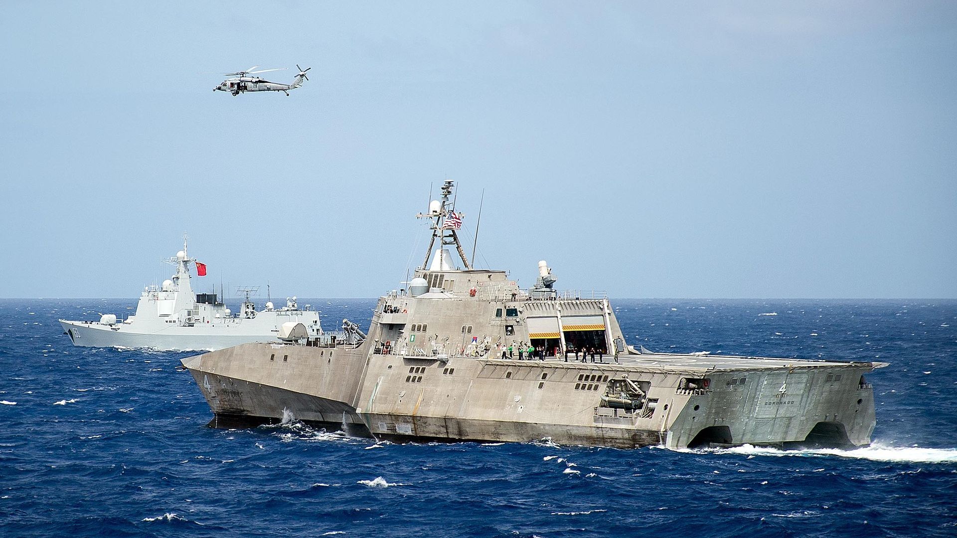 Корабль ВМС США LCS Coronado во время учений стран Азиатско-Тихоокеанского региона в Тихом океане. Июль 2016 Корабль ВМС США LCS Coronado во время учений стран Азиатско-Тихоокеанского региона в Тихом океане. Июль 2016 - РИА Новости, 1920, 03.02.2021