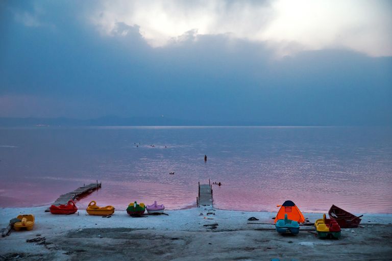 Лодки на берегу озера Урмия на северо-западе Ирана Лодки на берегу озера Урмия на северо-западе Ирана