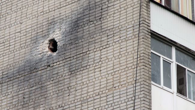 Последствия обстрела города Ясиноватая в Донецкой области. Архивное фото