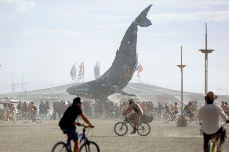 Арт-фестиваль Burning Man в пустыне Блэк-Рок, штат Невада, США Арт-фестиваль Burning Man в пустыне Блэк-Рок, штат Невада, США