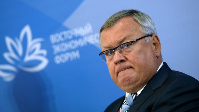 Президент - председатель правления банка ВТБ Андрей Костин на Восточном экономическом форуме во Владивостоке