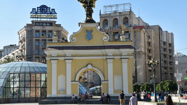 Лядские ворота на площади Независимости в Киеве. Архивное фото
