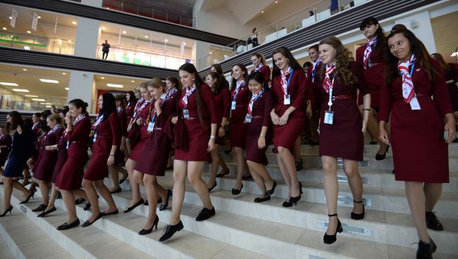 Волонтеры на Восточном экономическом форуме во Владивостоке Волонтеры на Восточном экономическом форуме во Владивостоке