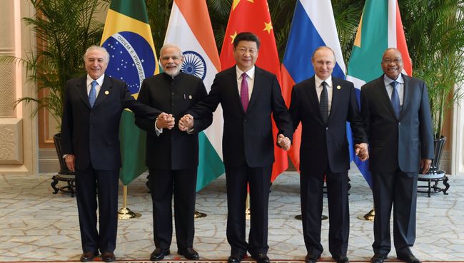 Совместное фотографирование лидеров БРИКС на саммите G20. 4 сентября 2016 года Совместное фотографирование лидеров БРИКС на саммите G20. 4 сентября 2016 года
