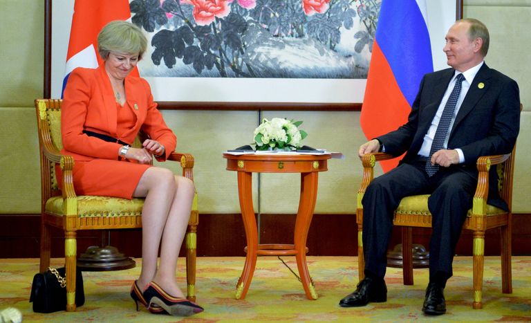Президент РФ Владимир Путин и премьер-министр Великобритании Тереза Мэй во время встречи в рамках саммита Группы двадцати G20 в Ханчжоу Президент РФ Владимир Путин и премьер-министр Великобритании Тереза Мэй во время встречи в рамках саммита Группы двадцати G20 в Ханчжоу