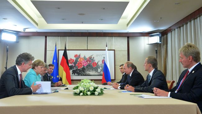 4 сентября 2016. Президент РФ Владимир Путин и канцлер ФРГ Ангела Меркель в Ханчжоу