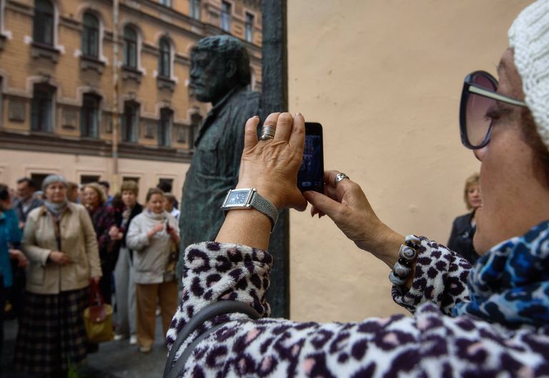 Открытие памятника Сергею Довлатову в Санкт-Петербурге Открытие памятника Сергею Довлатову в Санкт-Петербурге