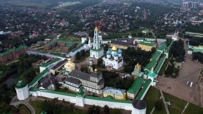 Троице-Сергиева лавра в городе Сергиевом Посаде. Архивное фото Троице-Сергиева лавра в городе Сергиевом Посаде. Архивное фото