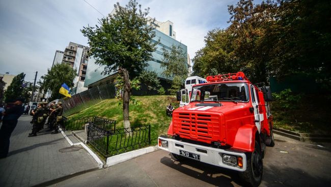 Митинг возле здания телеканала Интер в Киеве Митинг возле здания телеканала Интер в Киеве