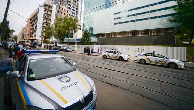 Митинг возле здания телеканала Интер в Киеве