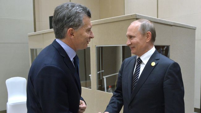 Президент РФ Владимир Путин и президент Аргентины Маурисио Макри во время встречи в рамках саммита Группы двадцати G20 в Ханчжоу. 5 сентября 2016 Президент РФ Владимир Путин и президент Аргентины Маурисио Макри во время встречи в рамках саммита Группы двадцати G20 в Ханчжоу. 5 сентября 2016