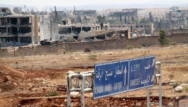 Территория военных училищ в Алеппо, которая была освобождена сирийской армией от боевиков. Архивное фото Территория военных училищ в Алеппо, которая была освобождена сирийской армией от боевиков. Архивное фото
