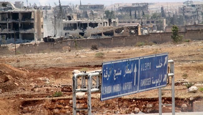 Сирийская армия освободила от боевиков территорию военных училищ в Алеппо. Архивное фото Сирийская армия освободила от боевиков территорию военных училищ в Алеппо. Архивное фото