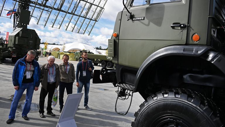 Мобильная трехкоординатная РЛС малых высот кругового обзора боевого режима межвидового применения Подлет-К1 представлена в открытой экспозиции на Международном военно-техническом форуме АРМИЯ-2016 Мобильная трехкоординатная РЛС малых высот кругового обзора боевого режима межвидового применения Подлет-К1 представлена в открытой экспозиции на Международном военно-техническом форуме АРМИЯ-2016