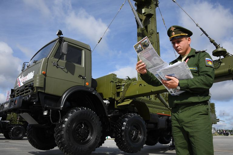 Мобильная трехкоординатная РЛС малых высот кругового обзора боевого режима межвидового применения Подлет-К1 представлена в открытой экспозиции на Международном военно-техническом форуме АРМИЯ-2016