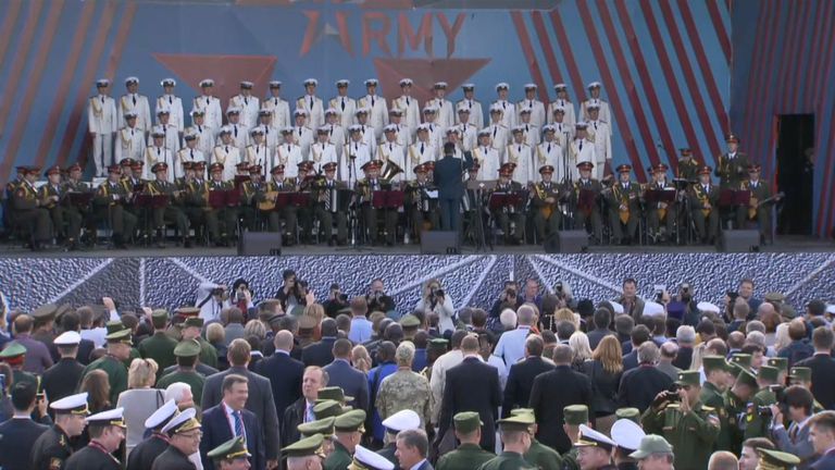 Открытие форума Армия-2016: фрагменты концерта и выступление Шойгу