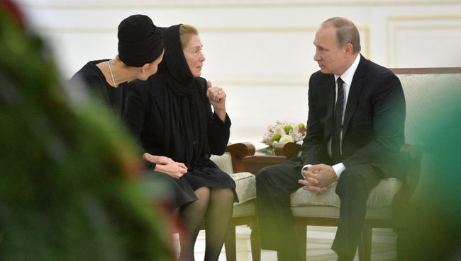 Президент РФ Владимир Путин выражает соболезнования вдове президента Узбекистана Татьяне Каримовой и его младшей дочери Лоле Каримовой-Тилляевой Президент РФ Владимир Путин выражает соболезнования вдове президента Узбекистана Татьяне Каримовой и его младшей дочери Лоле Каримовой-Тилляевой