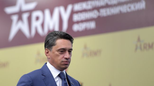 Генеральный директор НПК Уралвагонзавод Олег Сиенко во время подписания договоров в рамках Международного военно-технического форума АРМИЯ-2016