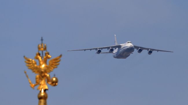 Тяжёлый дальний транспортный самолёт АН-124-100 Руслан Тяжёлый дальний транспортный самолёт АН-124-100 Руслан