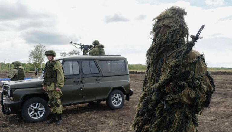 Демонстрационный показ военной техники и вооружения в рамках Международного военно-технического форума АРМИЯ-2016 на военном полигоне Рощинский в Самарской области Демонстрационный показ военной техники и вооружения в рамках Международного военно-технического форума АРМИЯ-2016 на военном полигоне Рощинский в Самарской области