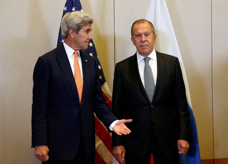 Глава МИД РФ Сергей Лавров и госсекретарь США Джон Керри на переговорах по урегулированию сирийского кризиса в Женеве, Швейцария. 9 сентября 2016 года 