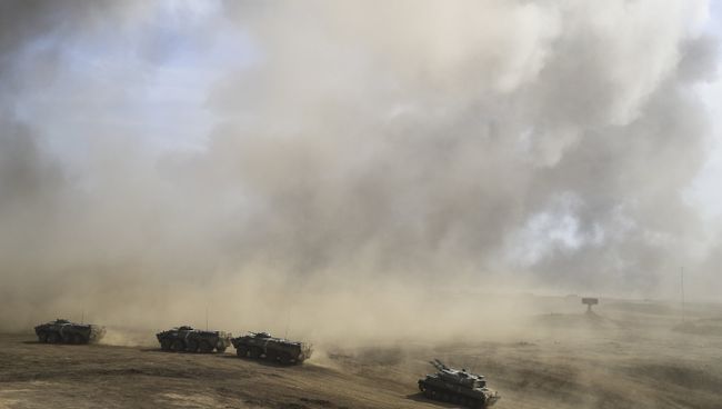 Военные учения российской армии на побережье Черного моря в Крыму Военные учения российской армии на побережье Черного моря в Крыму