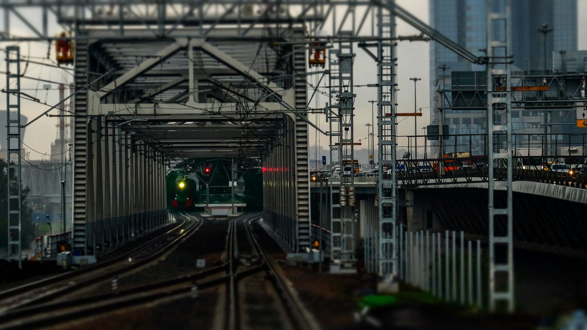 Электропоезд на линии Московского центрального кольца в Москве Электропоезд на линии Московского центрального кольца в Москве - РИА Новости, 1920, 28.10.2020