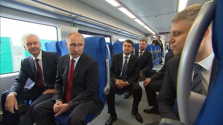 Путин и Собянин проехали по Московскому центральному кольцу в День города