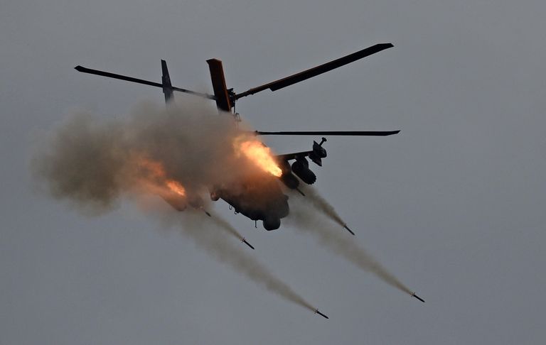 Вертолет Ка-52 Аллигатор во время показательных учений на полигоне Алабино на международном военно-техническом форуме Армия-2016