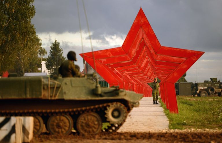 Во время демонстрационного показа военной техники на полигоне Алабино на Международном военно-техническом форуме АРМИЯ-2016