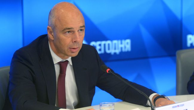 Министр финансов РФ Антон Силуанов во время брифинга О задолженности Украины перед Российской Федерацией в контексте реализации программы МВФ для Украины в Международном мультимедийном пресс-центре МИА Россия сегодня. 12 сентября 2016 Министр финансов РФ Антон Силуанов во время брифинга О задолженности Украины перед Российской Федерацией в контексте реализации программы МВФ для Украины в Международном мультимедийном пресс-центре МИА Россия сегодня. 12 сентября 2016