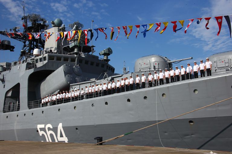 Прибытие российского корабля в порт города Чжаньцзян для участия в учениях Морское взаимодействие-2016 Прибытие российского корабля в порт города Чжаньцзян для участия в учениях Морское взаимодействие-2016